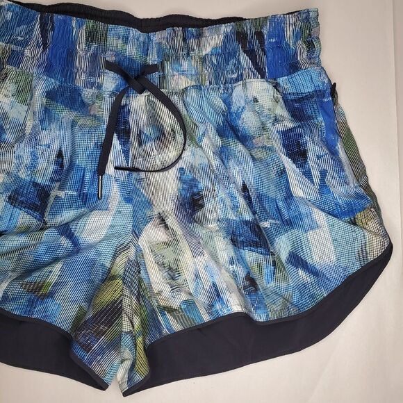 Lululemon Choose A Side Short 3" Size 6 - Picture 3 of 10